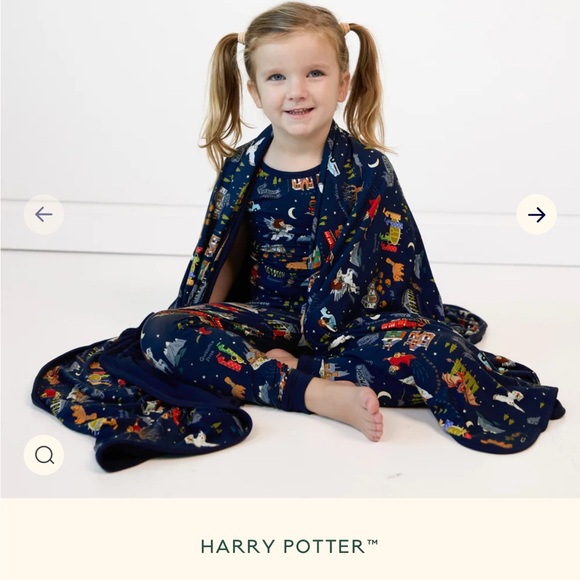 Little Sleepies Evening at Hogwarts Harry Potter Cloud Blanket - Picture 3 of 3